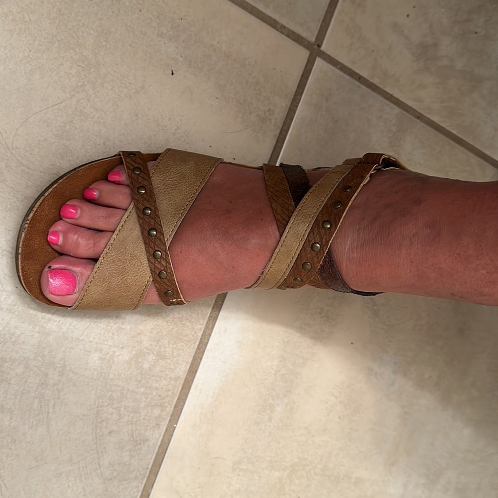 Bear paw summer sandal